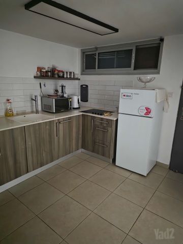 עיט 39