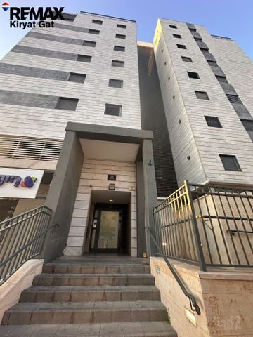 אסתר המלכה 1