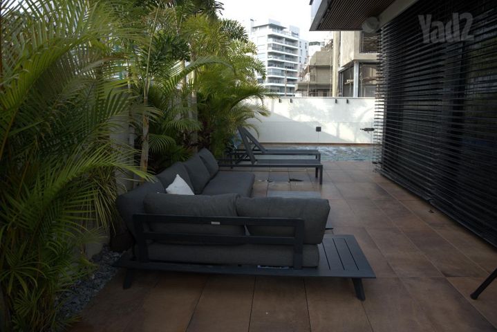 Holon, Israel 9