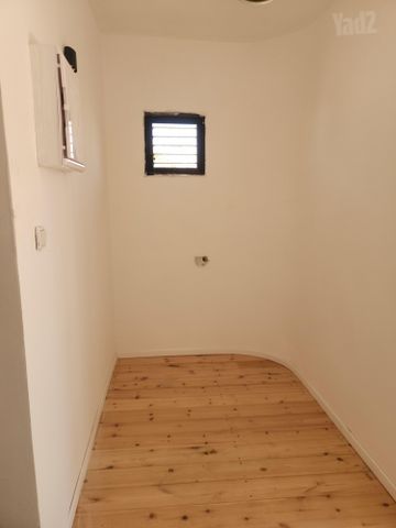 Petah Tikva, Israel 9