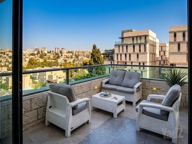 צרת 3