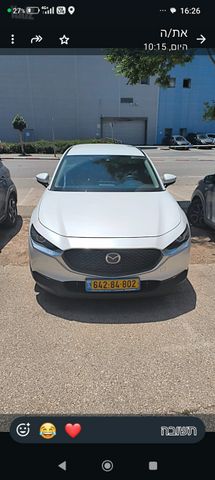 מודעת רכב מאזדה CX-30