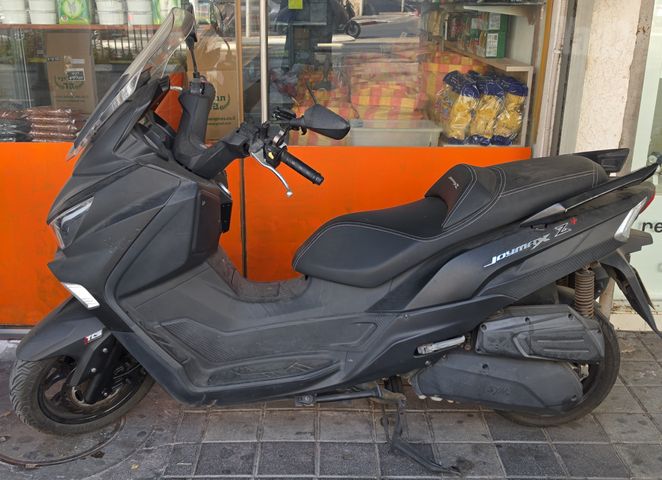 מודעת רכב סאן יאנג JOYRIDE 300
