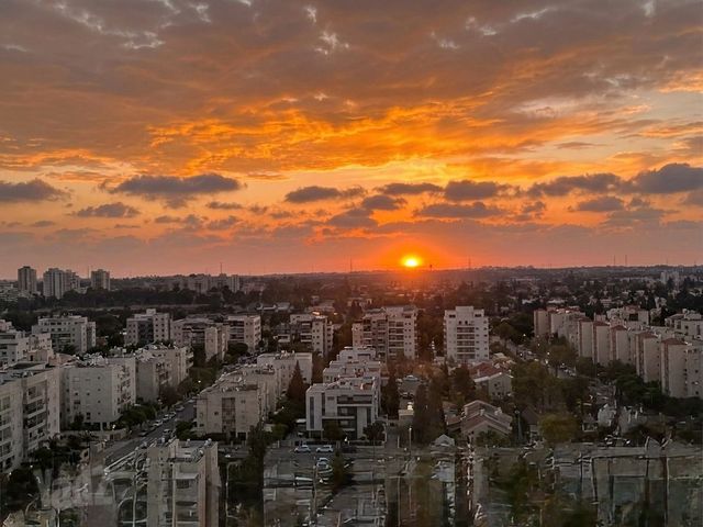 חרמון 16