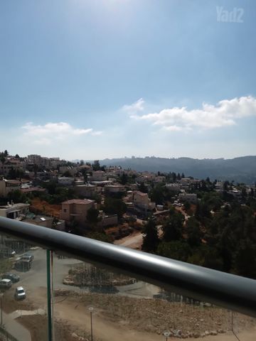 השקד 10