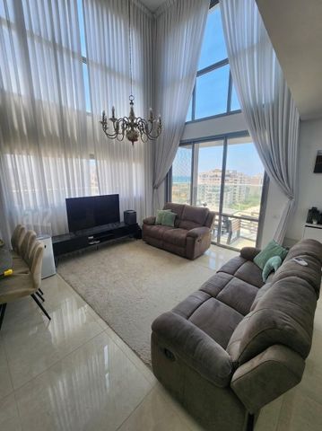 שדרות מנחם בגין 25