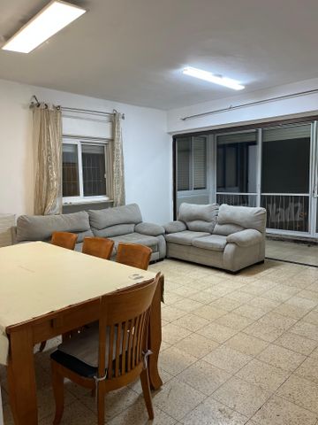 שדרות המאירי 17