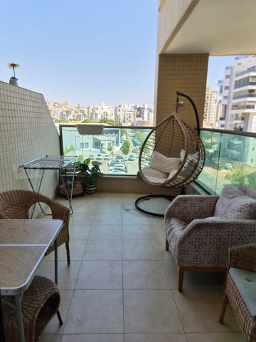 Holon, Israel 4