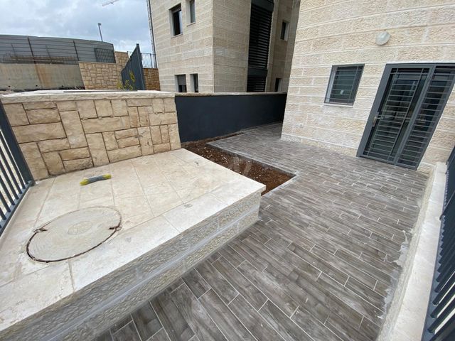 יונתן 10