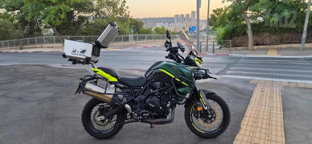 מודעת רכב בנלי TRK702X