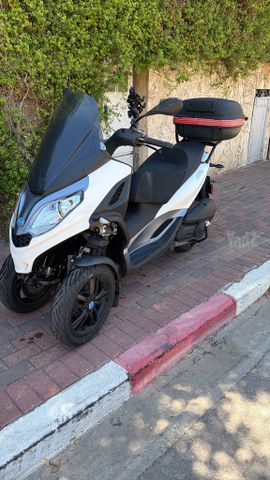 מודעת רכב פיאג'ו MP3 300
