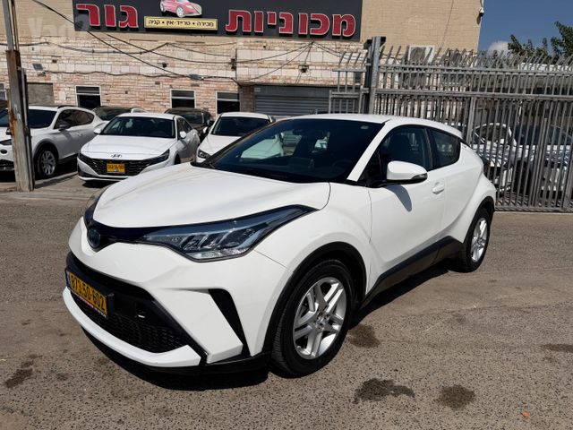 מודעת רכב טויוטה C-HR