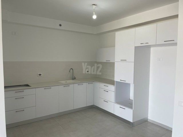 י"א הספורטאים 28