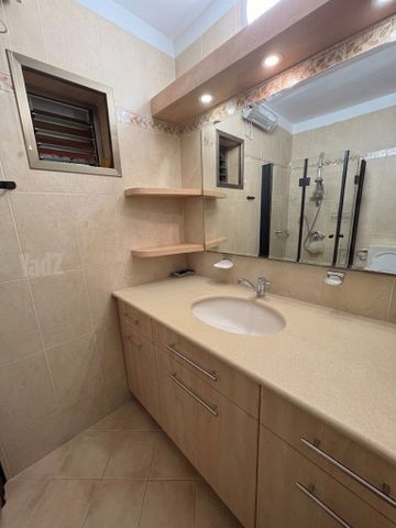 Holon, Israel 7