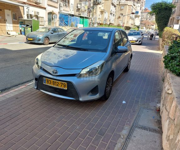 מודעת רכב טויוטה יאריס