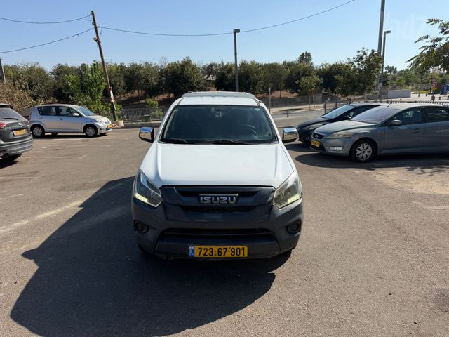 מודעת רכב איסוזו די-מקס 2