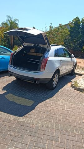 מודעת רכב קאדילק SRX