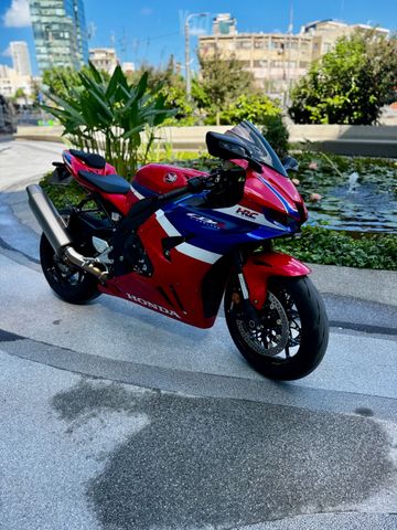 מודעת רכב הונדה CBR1000RR