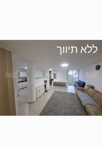 עין גדי 18