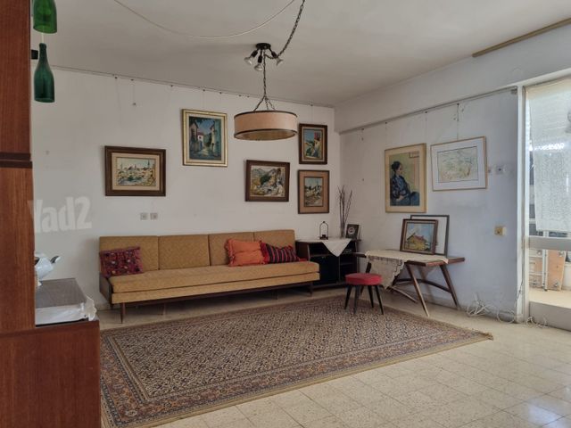 כיכר אליעזר קפלן 12