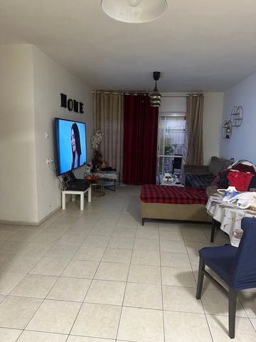 עמוס ירקוני 18