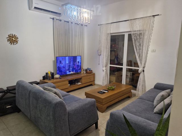 שדרות טרומפלדור 8