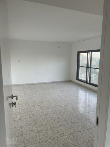 שדרות אבא חושי 120