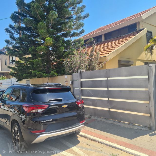 Holon, Israel 15