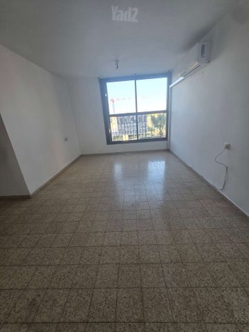 שדרות גולדה מאיר 34