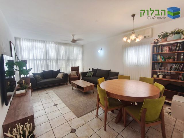 תרמ"ב 