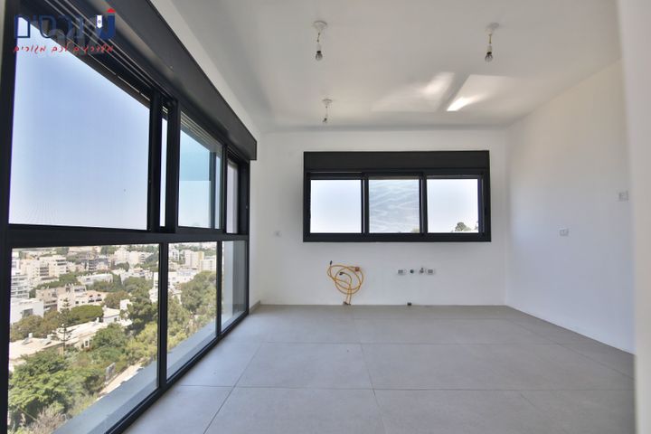 גג/ פנטהאוז
