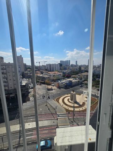 שדרות העצמאות 67