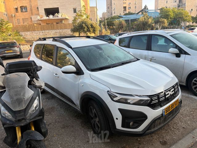 מודעת רכב דאצ'יה ג׳וגר
