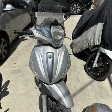 מודעת רכב פיאג'ו בוורלי 350