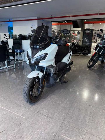 מודעת רכב סאן יאנג ADX 300