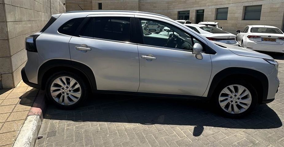 מודעת רכב סוזוקי S-Cross 2