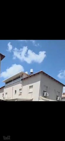 האלה 5
