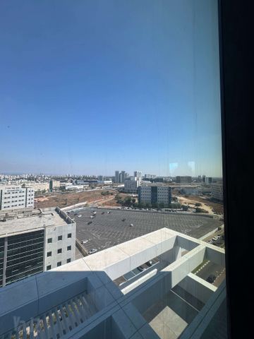 אלי הורוביץ 15