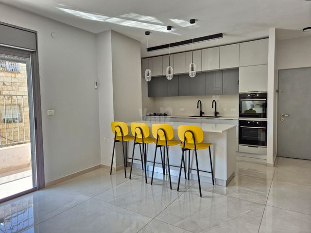 דירה למכירה בירושלים (תיווך) — 2