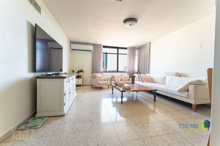 Givatayim, Israel 5
