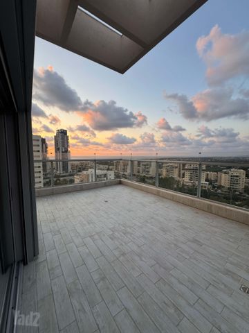 גג/ פנטהאוז