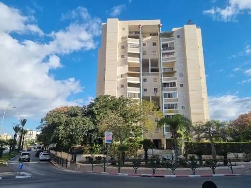 אדוריים 