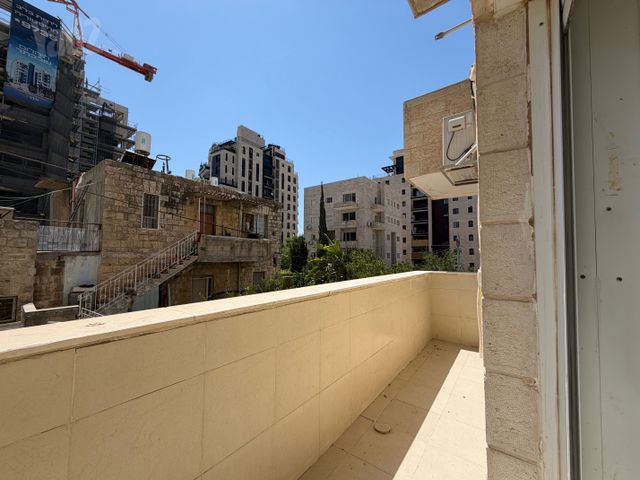 דירה להשכרה בירושלים (תיווך) — 2