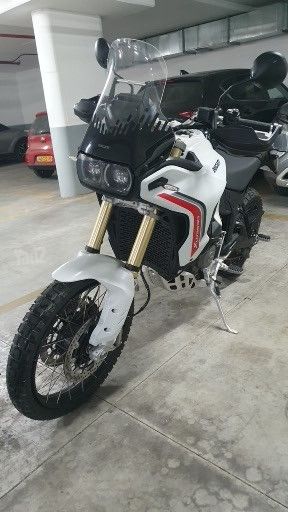 מודעת רכב דוקאטי Desert X