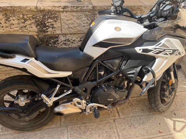 מודעת רכב בנלי TRK 502