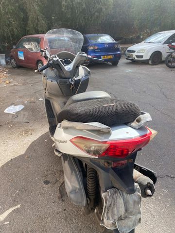 מודעת רכב סאן יאנג ג'וי-מקס 125