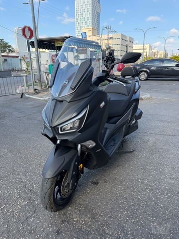 מודעת רכב סאן יאנג ג'וי-מקס Z-300