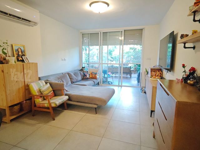 הנשר 53