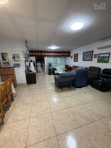 יוסף אהרונוביץ' 14