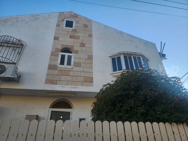 חנה סנש 